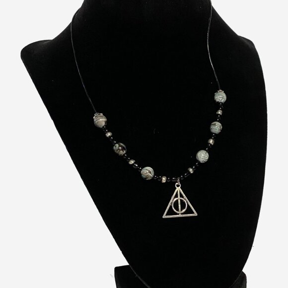 Deathly Hallows Necklace - Picture 5 of 6